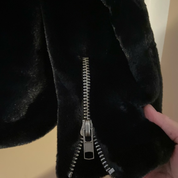 APPAPARIS Tukio Faux Fur Jacket - Picture 11 of 12